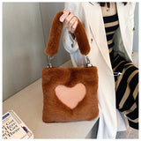 Torebka Damska Futrzana z Motywem Serca Stylowa