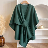 Dzianinowe Poncho Damskie Eleganckie do Stylizacji Warstwowych