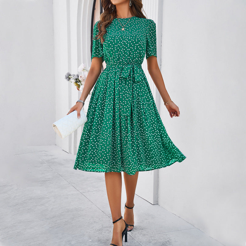Elegancka Sukienka Midi w Kropki z Krótkim Rękawem