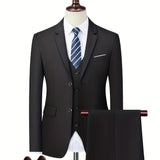 Dwuczęściowy męski garnitur o nowoczesnym slim fit