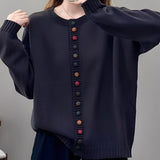 Damski sweter zapinany elegancki z ozdobnymi guzikami stylowy