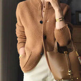 Elegancki kardigan zapinany miękki stylowy sweter premium