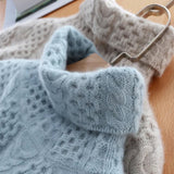 Gruby Sweter z Golfem w Warkoczowy Splot