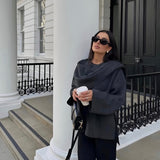 Eleganckie Ponczo Damskie Oversize do Miejskich Stylizacji