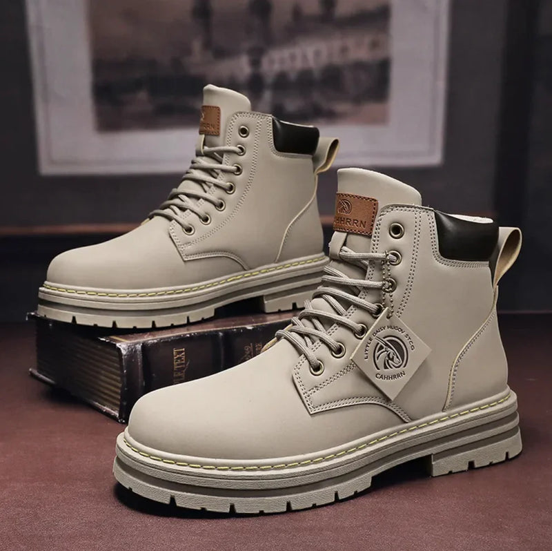 Sznurowane buty outdoorowe z antypoślizgową podeszwą