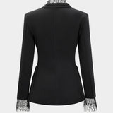 Elegancka Marynarka Dopasowana z Koronkowymi Mankietami