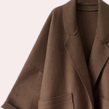 Krótki Płaszcz Kimono o Minimalistycznym Kroju