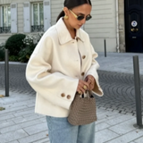 Krótka kurtka oversize elegancka minimalistyczna stylowa casual