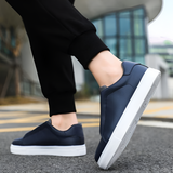 Męskie skórzane sneakersy w bieli, granacie i czerni