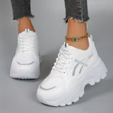 Białe sneakersy na platformie lekkie wygodne modne buty