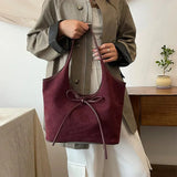 Elegancka Torebka Damska Hobo z Kokardką Minimalistyczna