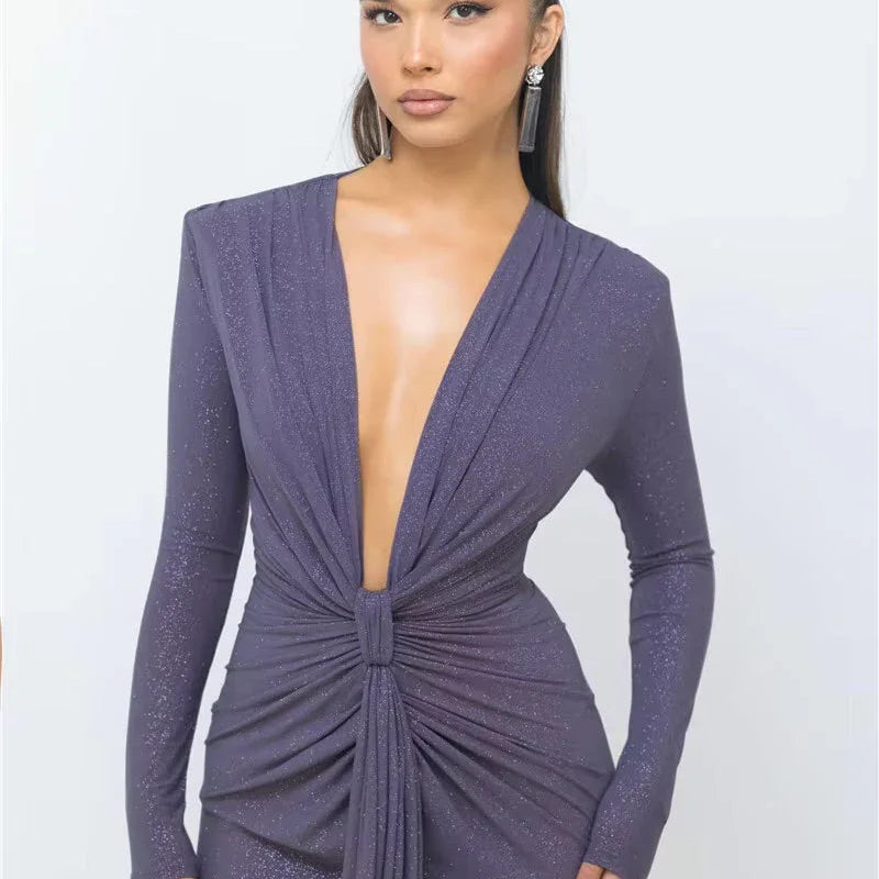 Sukienka maxi z dekoltem elegancka dopasowana stylowa wieczorowa