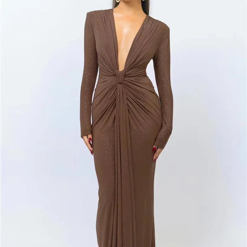 Sukienka maxi z dekoltem elegancka dopasowana stylowa wieczorowa