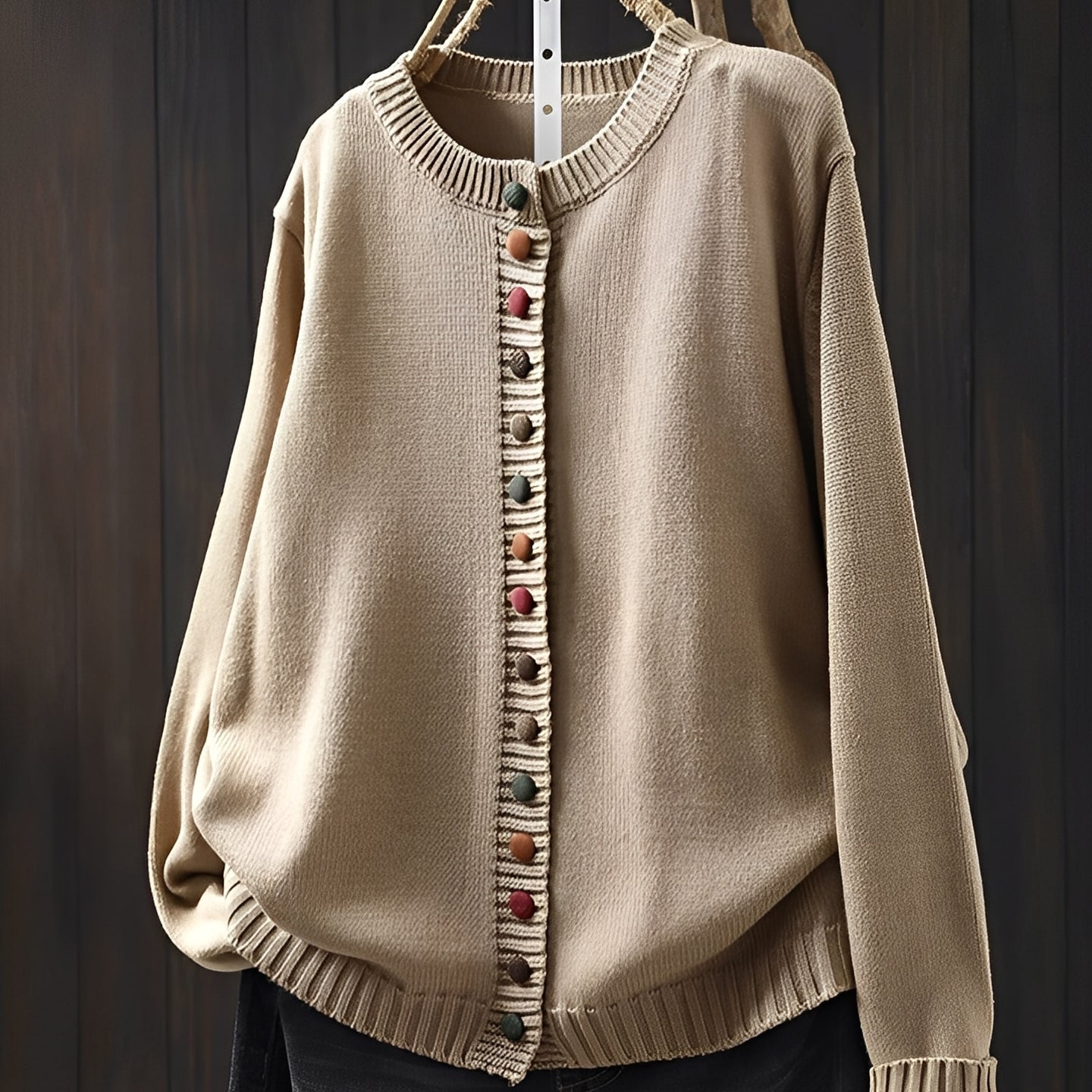 Damski sweter zapinany elegancki z ozdobnymi guzikami stylowy