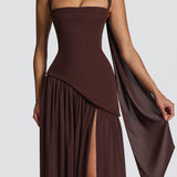 Elegancka Sukienka Maxi z Wysokim Rozcięciem i Dekoltem Halter