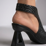Damskie sandały slingback z plecionką i geometrycznym obcasem
